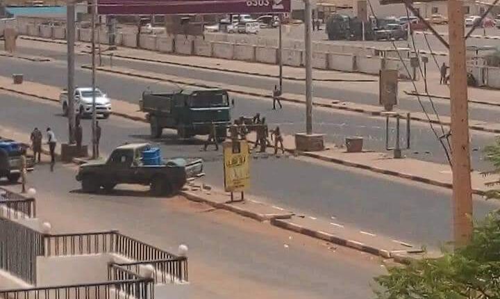 محامو الطوارئ يستنكرون القمع
