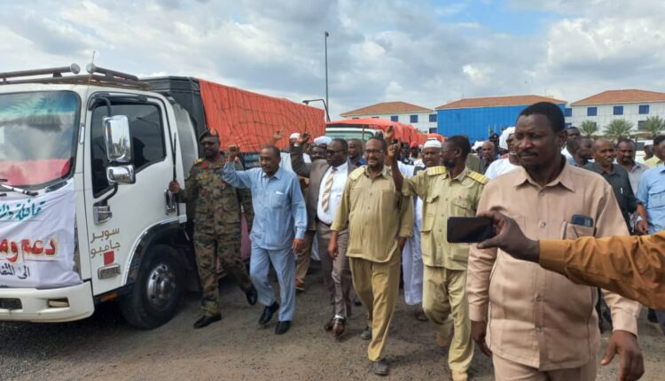 والى القضارف يودع قافلة