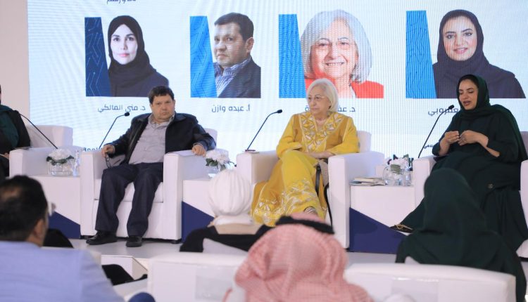 متخصصون يؤكدون ندرة المؤلفات
