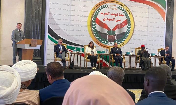 مصر تنفخ قربة مقدودة